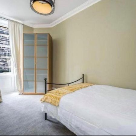 Spacious & Comfortable 3 Bedroom Apartment - Near City Centre - Free Parking Available - Sleeps Up To 5 Guests 에든버러 외부 사진